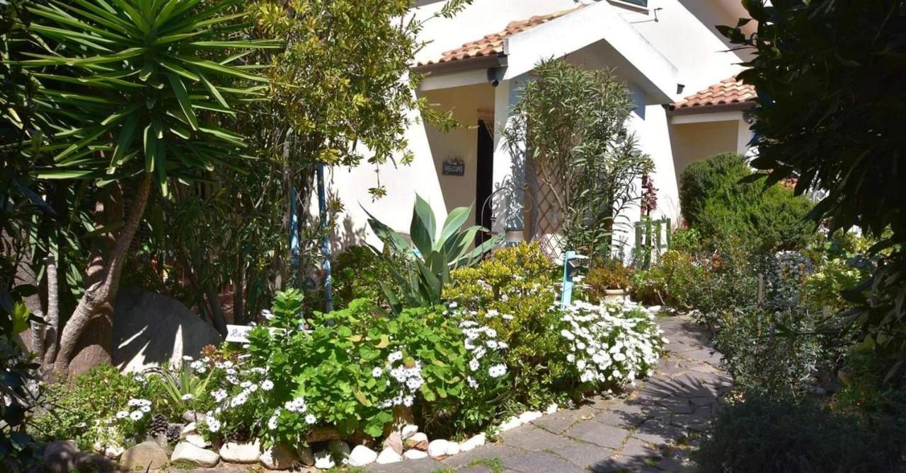 Bed and Breakfast La Pirata Capitana Costa degli Angeli Exterior foto