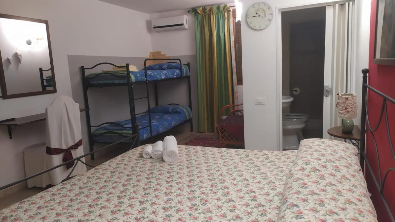 Bed and Breakfast La Pirata Capitana Costa degli Angeli Exterior foto