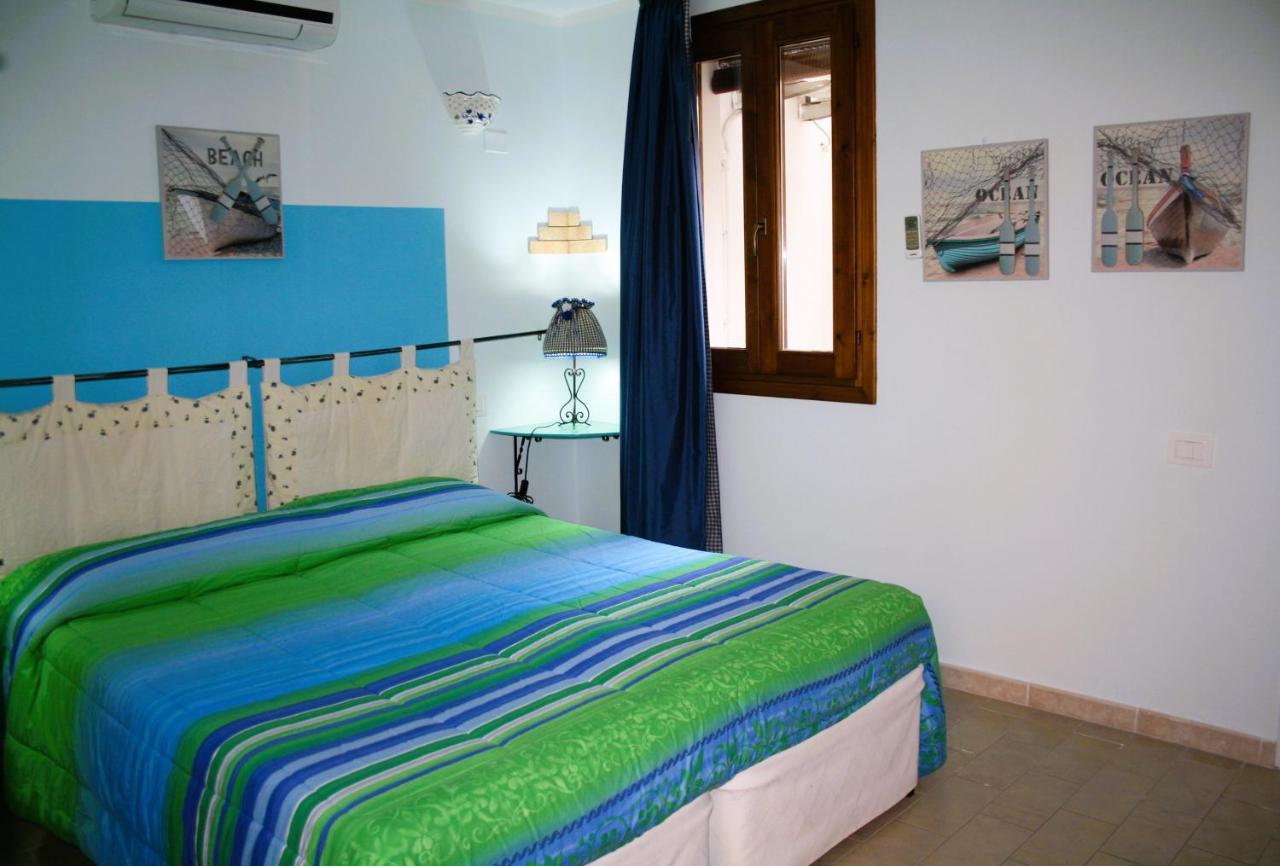 Bed and Breakfast La Pirata Capitana Costa degli Angeli Exterior foto