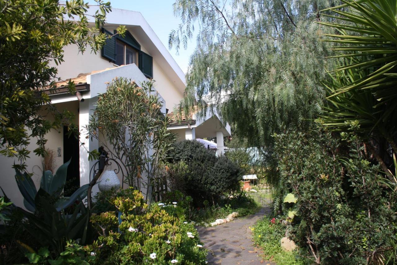 Bed and Breakfast La Pirata Capitana Costa degli Angeli Exterior foto